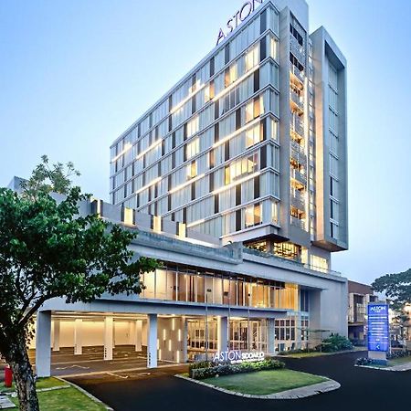 Aston Sidoarjo City Hotel & Conference Center Exteriör bild