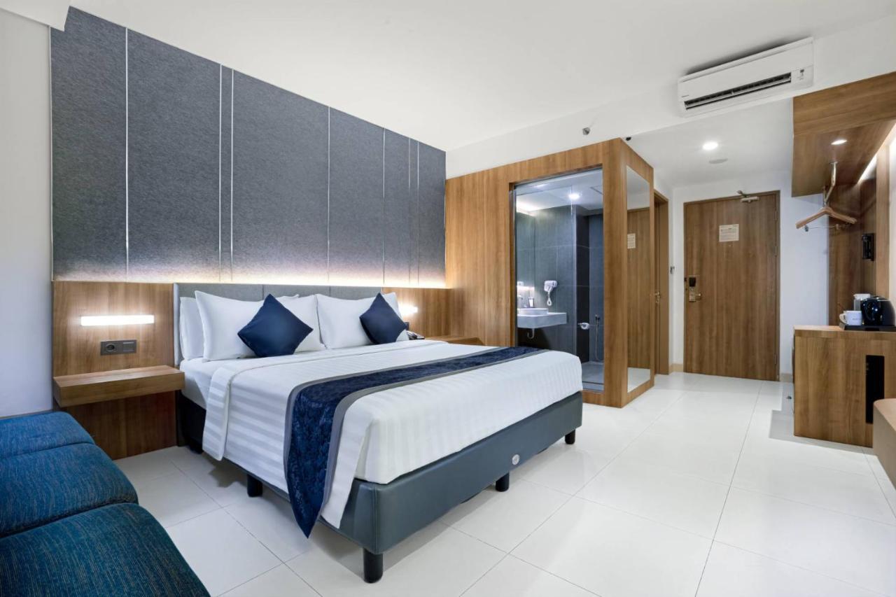 Aston Sidoarjo City Hotel & Conference Center Exteriör bild