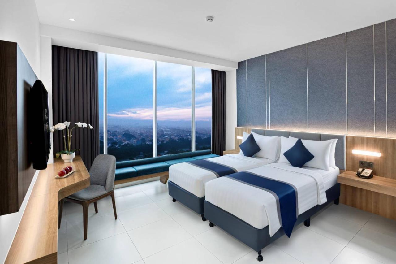 Aston Sidoarjo City Hotel & Conference Center Exteriör bild